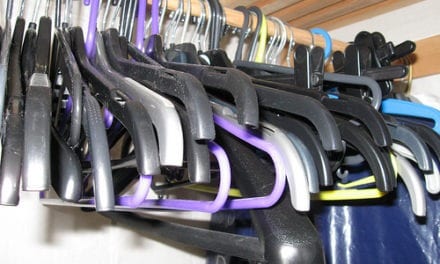 W jaki sposób przechowywać ubrania, by zapewnić im świeżość i atrakcyjny wygląd?