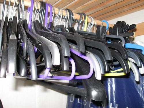 W jaki sposób przechowywać ubrania, by zapewnić im świeżość i atrakcyjny wygląd?