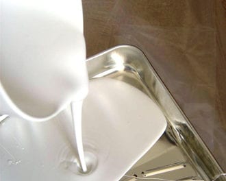 Zapach świeżego wapna i farby