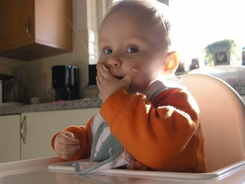 Śniadanie dla maluszka – co sprawdzi się na pierwszy posiłek?