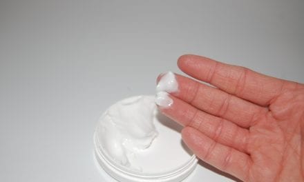 Formaldehyd, paraben i inne konserwanty w kosmetykach – jakich substancji unikać przy codziennej pielęgnacji