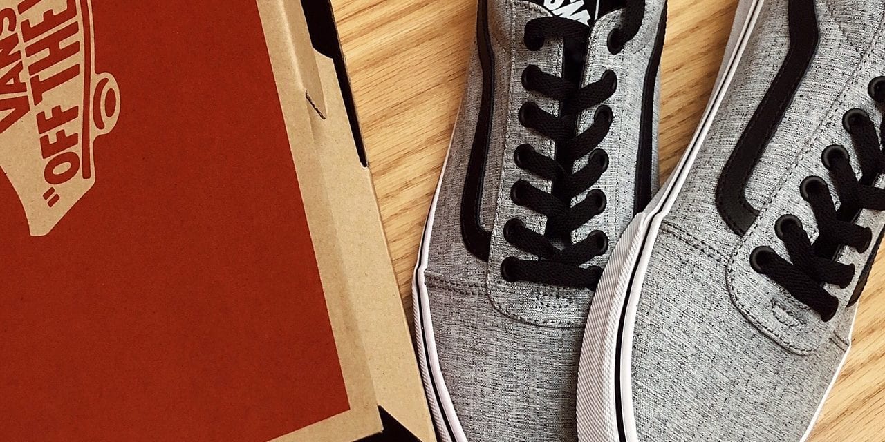 Jak kupować buty przez internet? Jak dobrać model, rozmiar butów, jak mierzyć buty?