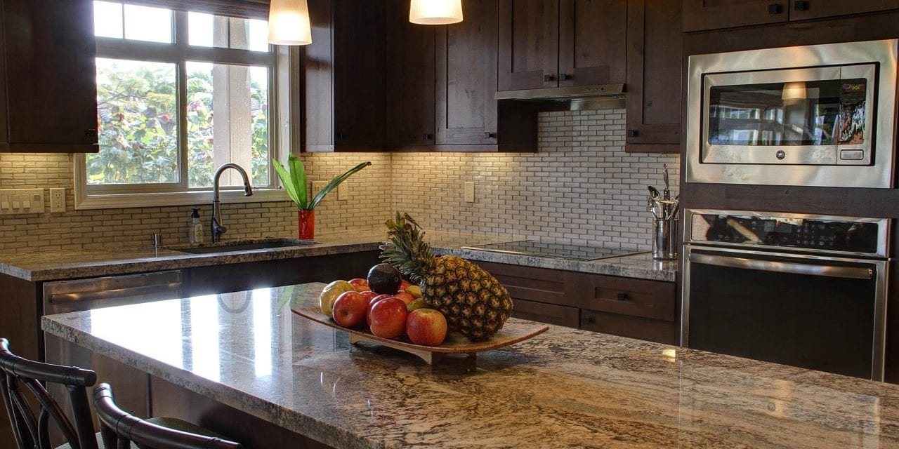 Czy krzesła barowe sprawdzą się w kuchni?