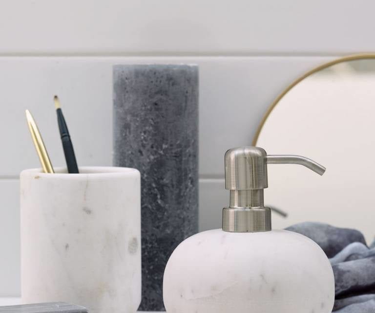 Nowoczesna łazienka z Aquanova