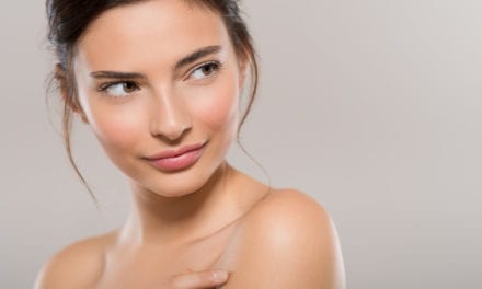 Kwas hialuronowy – jak działa i czemu jest używany jako wypełniacz?