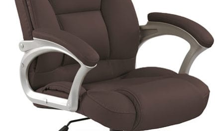 Jak wybrać wygodny i zdrowy fotel do biurka?