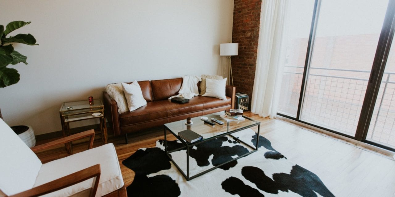 Meble ze skóry naturalnej – najpopularniejsze mity