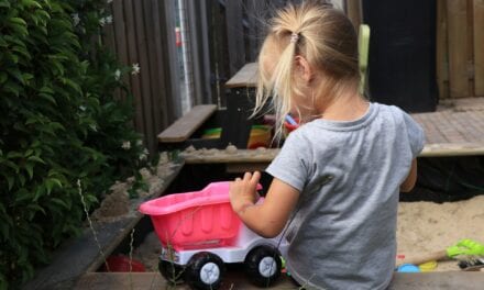Piaskownica na balkon i inne pomysły na zabawę z dzieckiem na świeżym powietrzu!