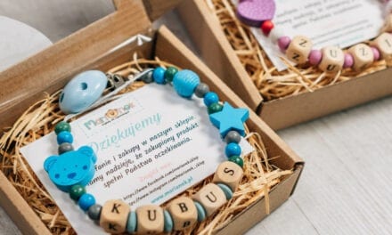 Zawieszki z drewnianych koralików przeciw gubieniu smoczka