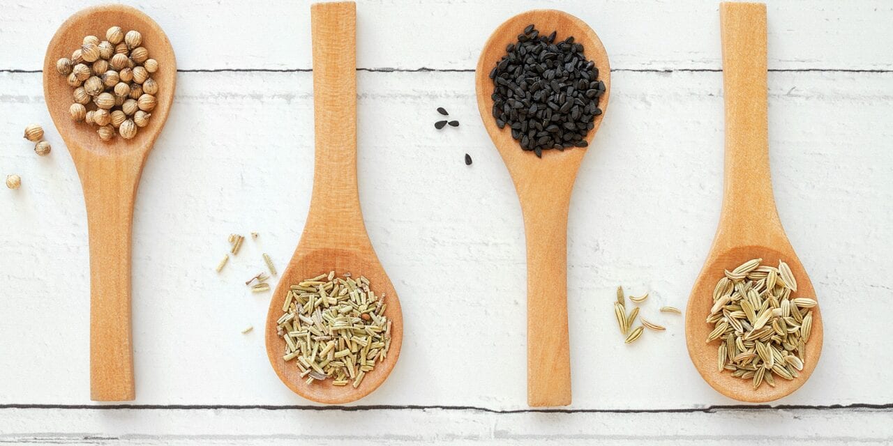 Dlaczego warto jeść nasiona czarnuszki? Poznaj ich właściwości i zastosowanie!