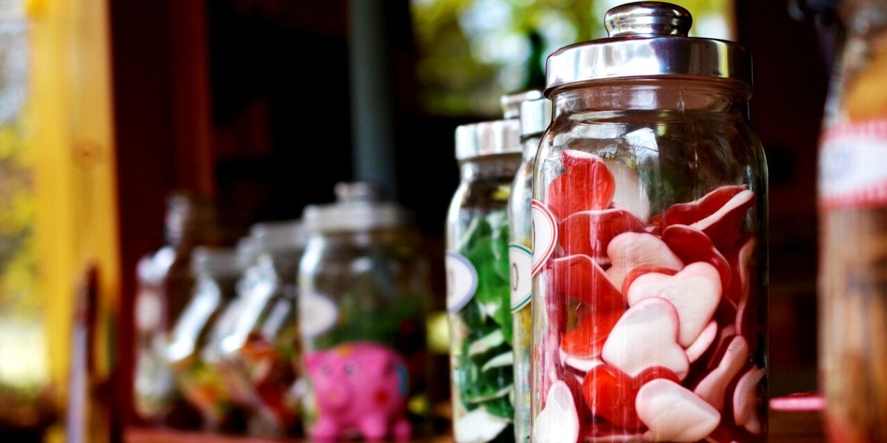 Czy warto kupować słodkości przez Internet? Cała prawda o słodyczach online