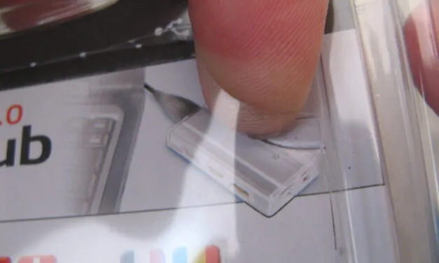 Otwieranie plastikowych opakowań