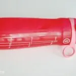 Zimna woda w butelce