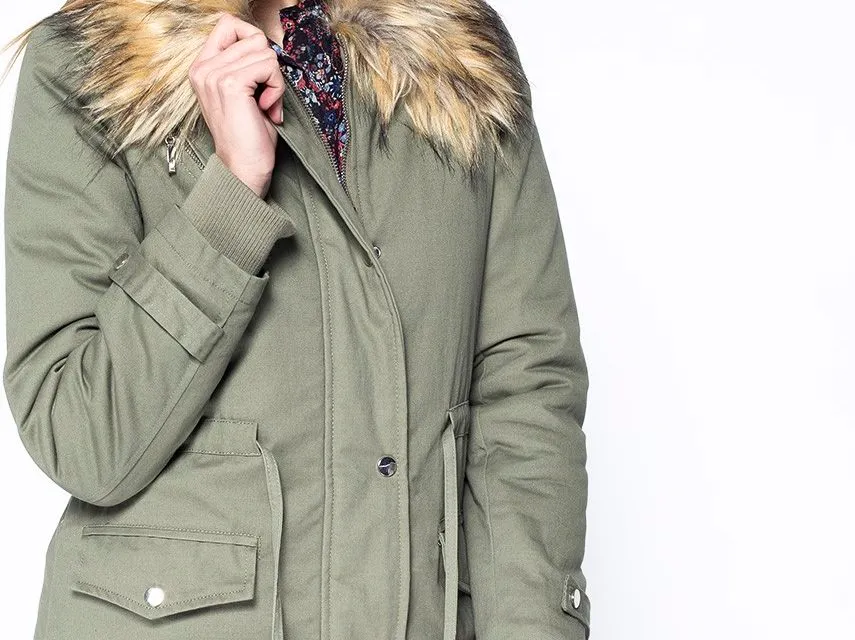 Parka – uniwersalna kurtka na brzydką pogodę