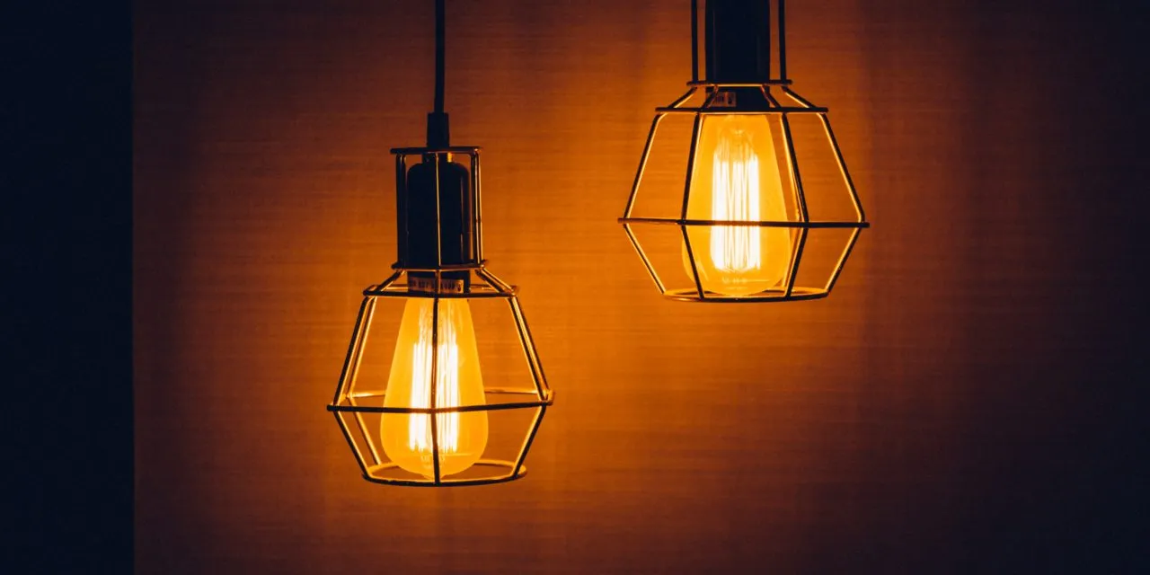 Minimalistyczne oświetlenie – piękno w prostocie