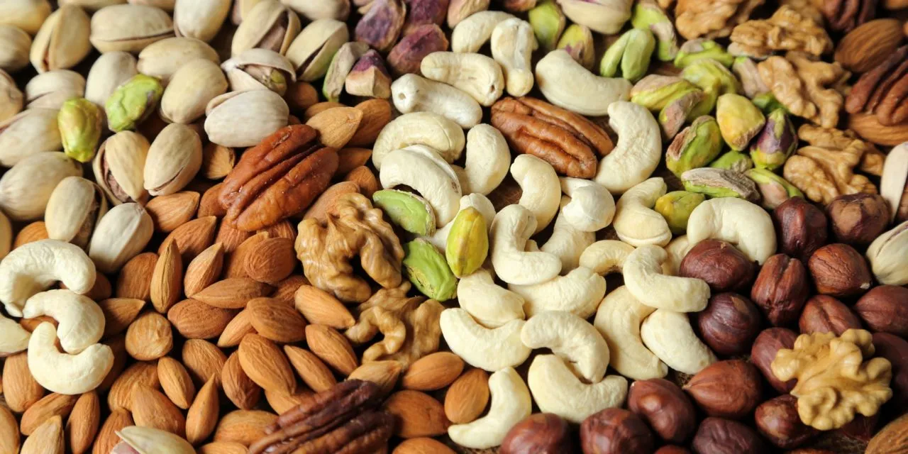 5 powodów, dla których warto jeść orzechy