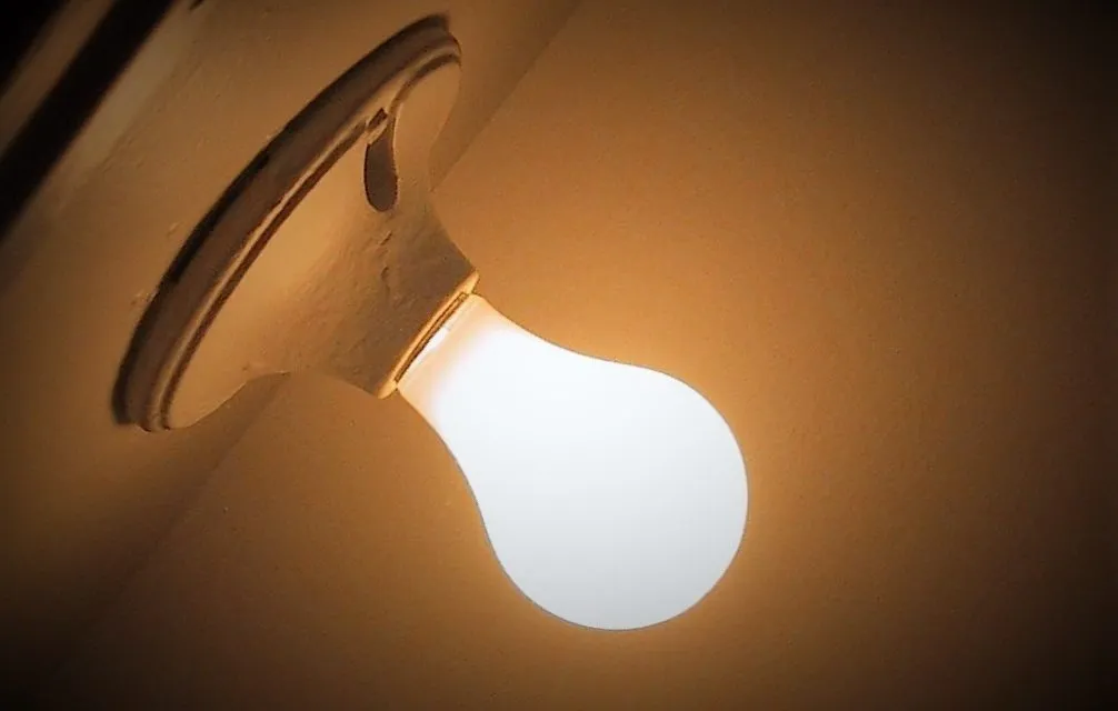 Energooszczędne źródła światła do salonu – Jak wybrać?