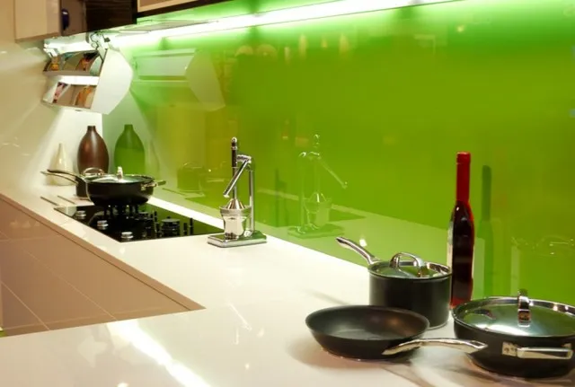 Mity na temat paneli szklanych