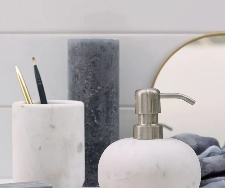 Nowoczesna łazienka z Aquanova