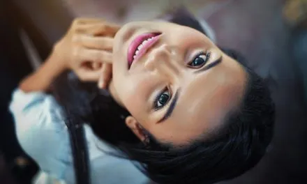 Matująca baza pod makijaż – kiedy warto?