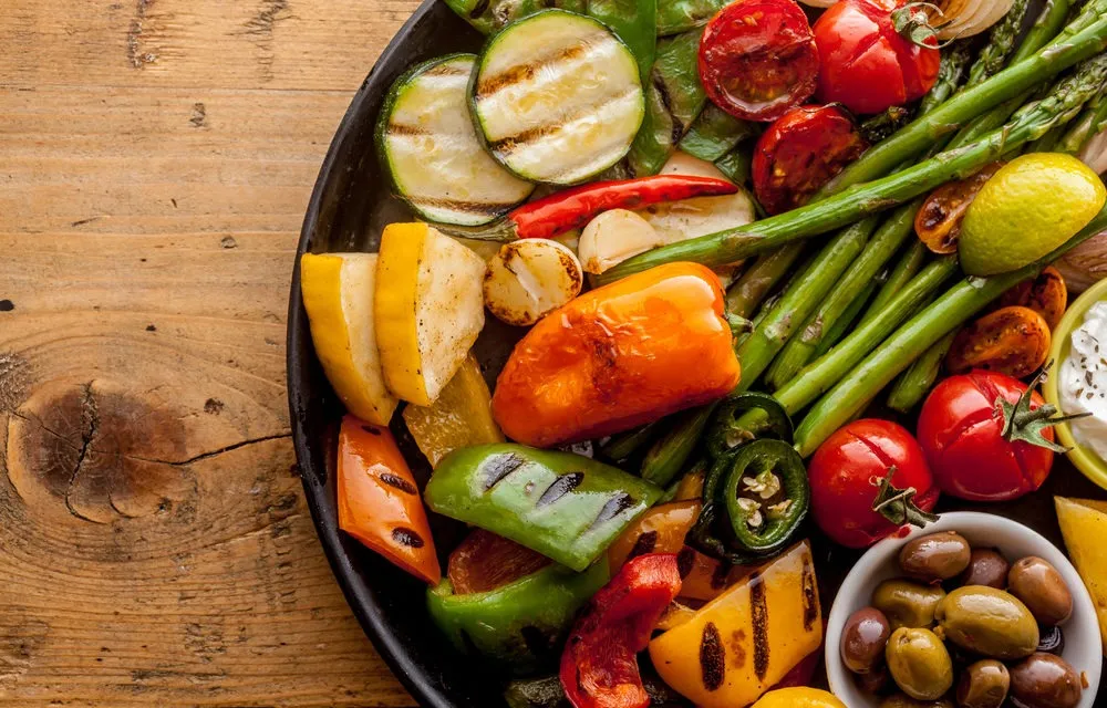 Znowu grill? Sprawdź przepisy na nowe sałatki