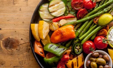 Znowu grill? Sprawdź przepisy na nowe sałatki