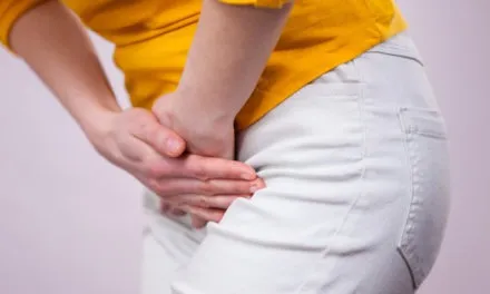 Nietrzymanie moczu – lepsze będą majtki chłonne czy pieluchomajtki?