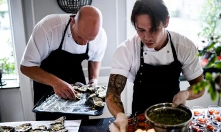 Korzystanie z cateringu przy imprezach okolicznościowych – czy warto?