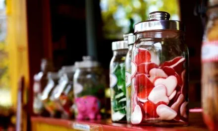 Czy warto kupować słodkości przez Internet? Cała prawda o słodyczach online