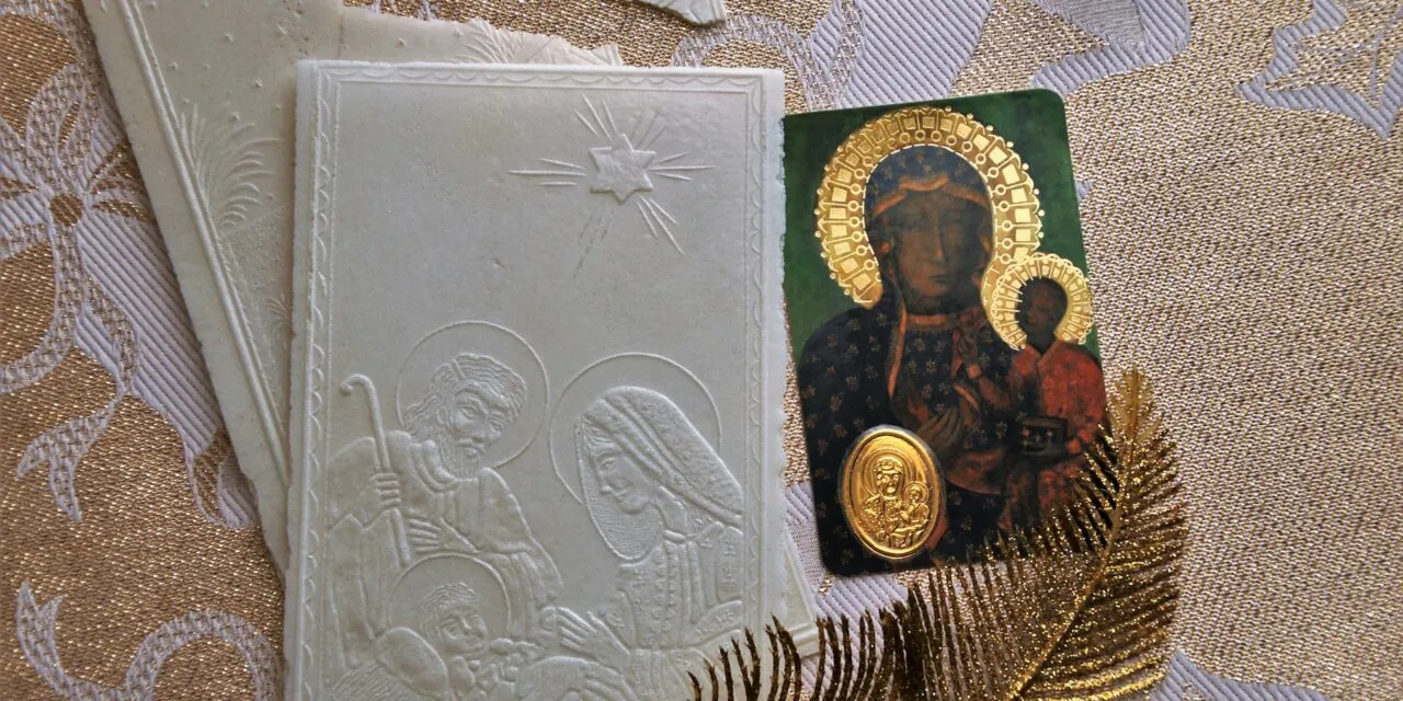 Obrusy świąteczne – skuteczne sposoby dekoracji stołu na bożonarodzeniowy czas!