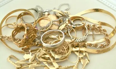 Biżuteria damska z imieniem – czy warto na nią postawić?