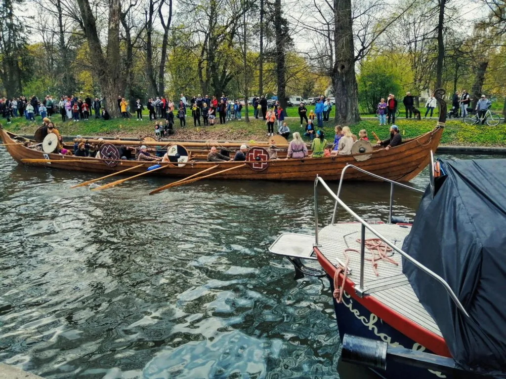 Zdjęcie z parady jednostek wodnych