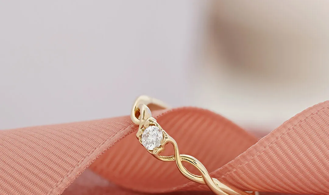 Jak dobrać pierścionek zaręczynowy z diamentem? Oto 5 zasad, które uchronią Cię przed wpadką