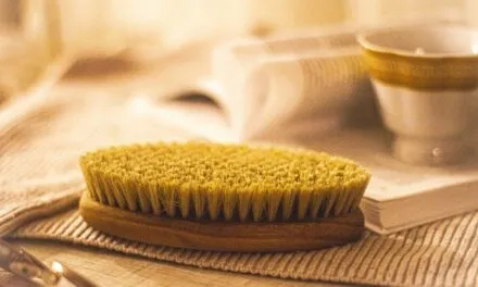 Toaletka z lustrem – Twój prywatny kącik do relaksu i pielęgnacji